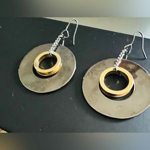 Round disc Western earrings